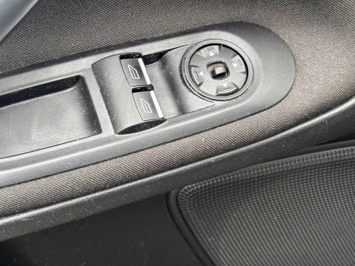 2010 Ford S-MAX - 11