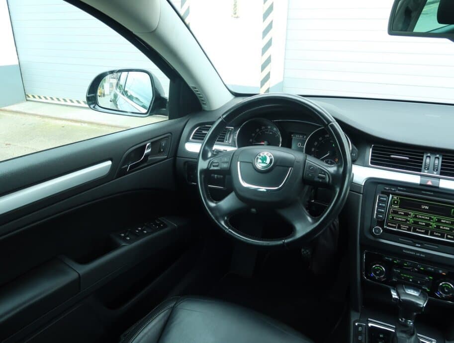 2012 Škoda SUPERB - 9