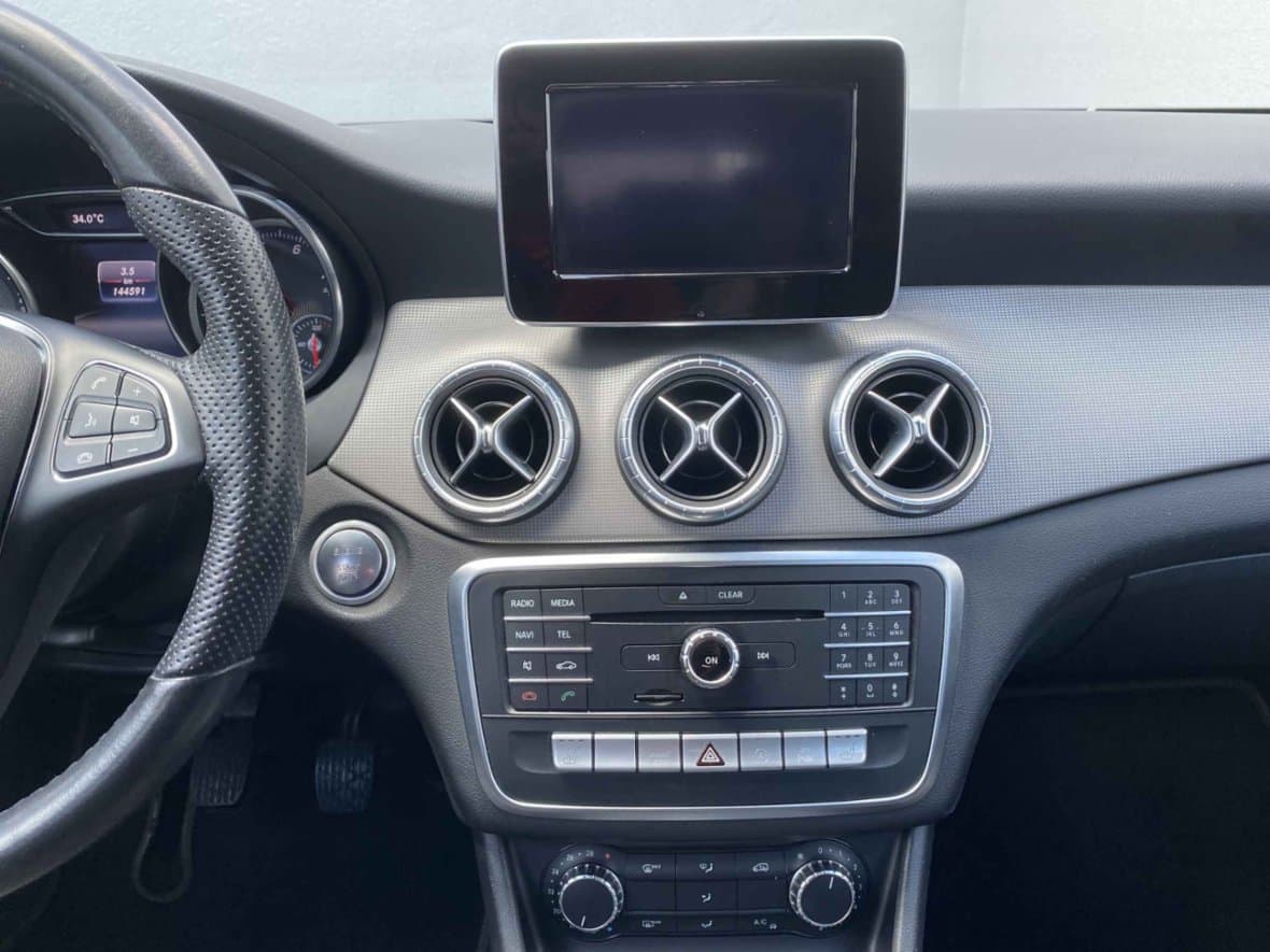 2019 Mercedes-Benz CLA - 12