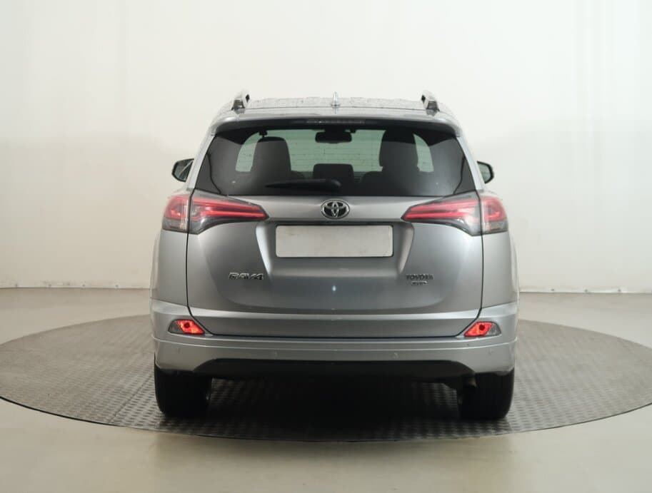 2018 Toyota RAV4 - 6