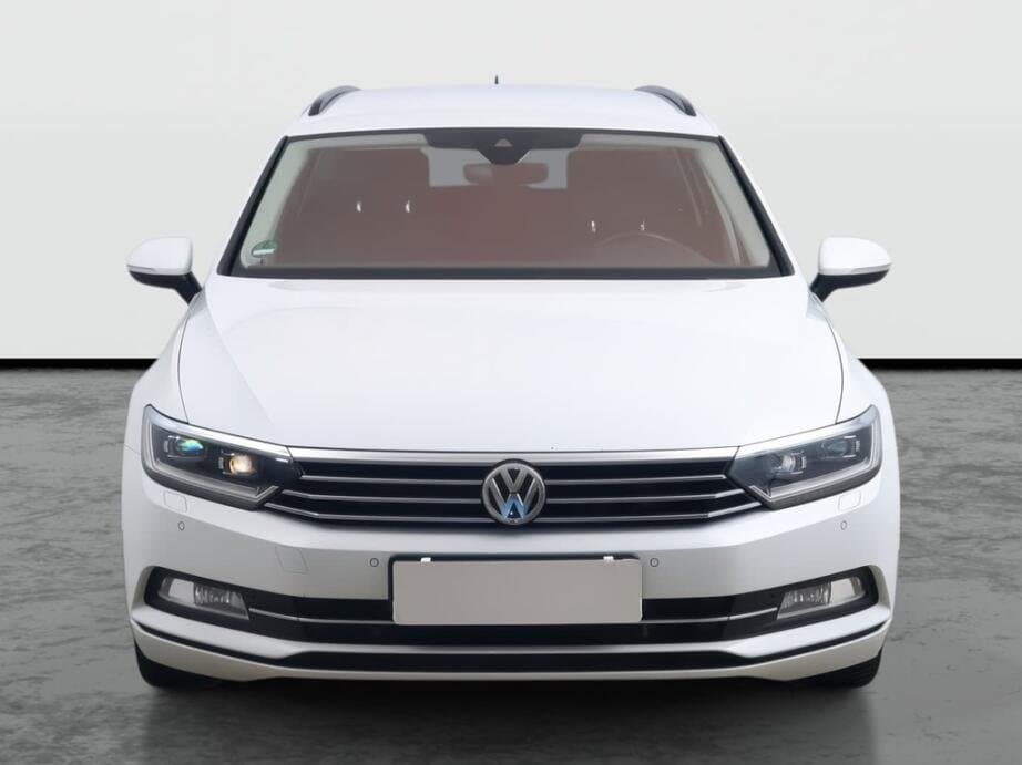 2018 Volkswagen PASSAT - 2