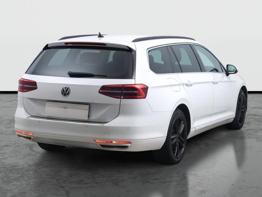 2018 Volkswagen PASSAT - 7