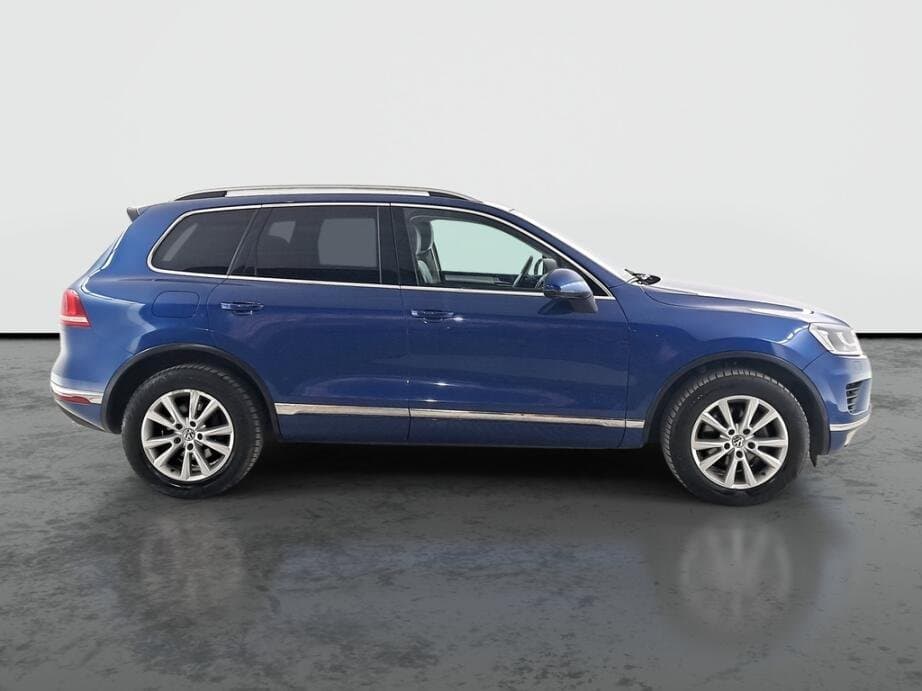 2015 Volkswagen TOUAREG - 8