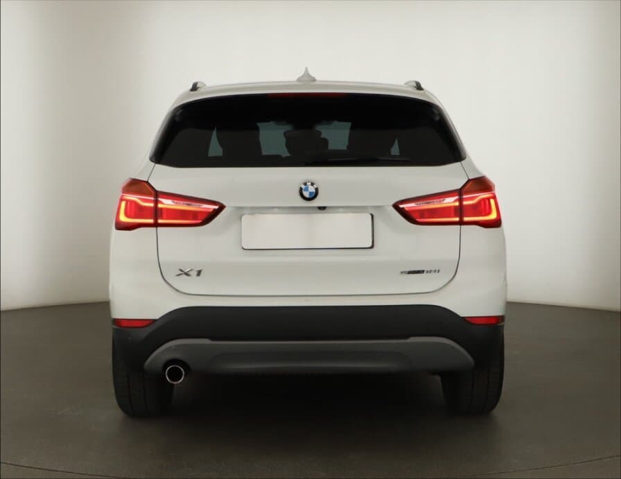 2018 BMW X1 - 6
