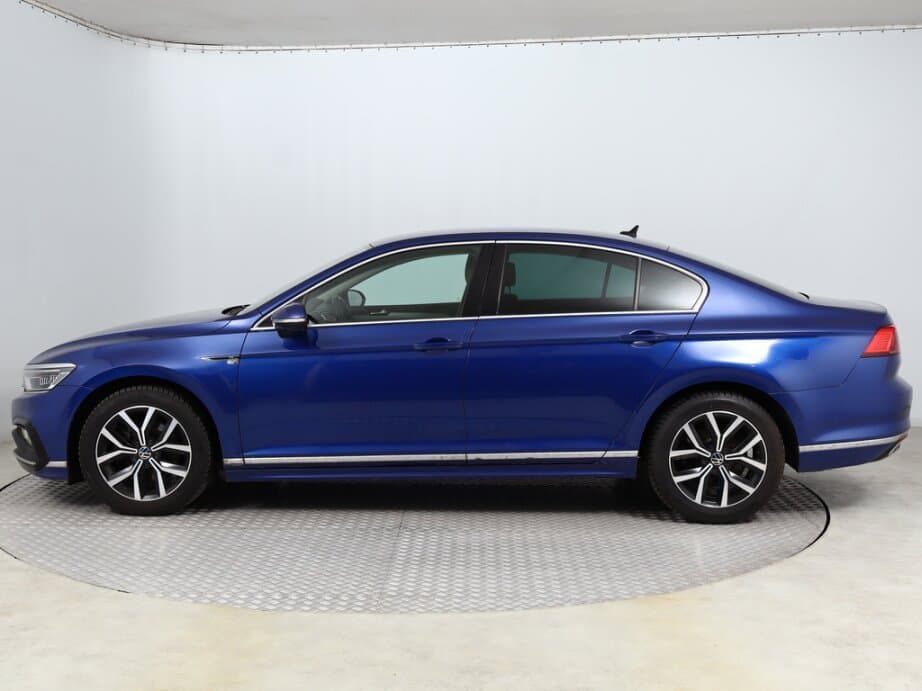 2021 Volkswagen PASSAT - 4