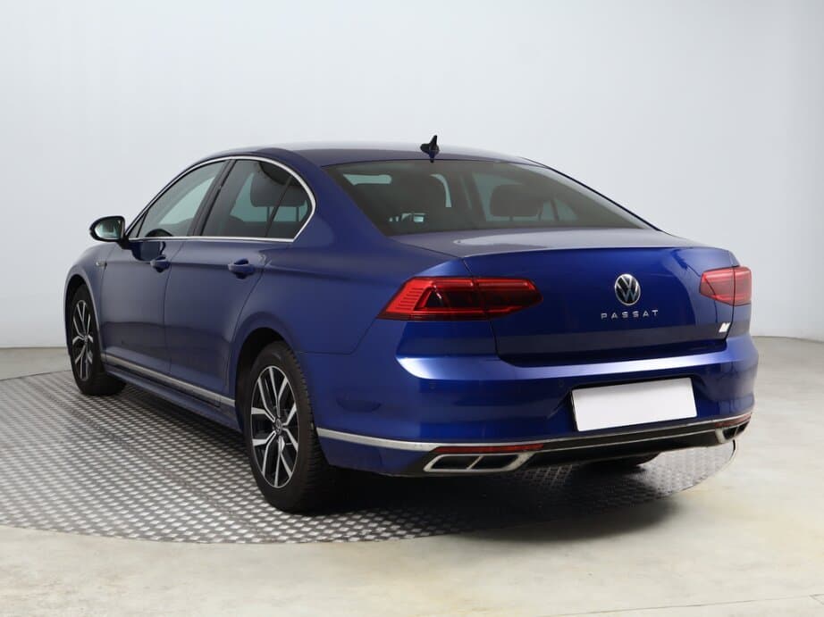 2021 Volkswagen PASSAT - 5