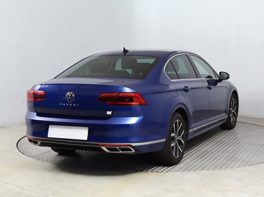 2021 Volkswagen PASSAT - 7