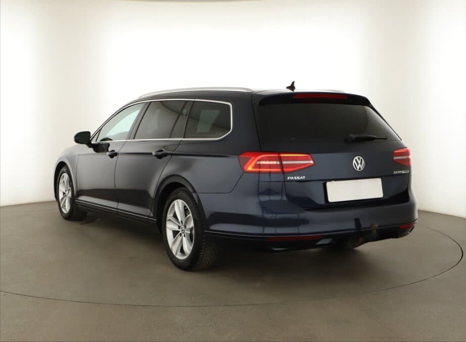 2015 Volkswagen PASSAT - 5