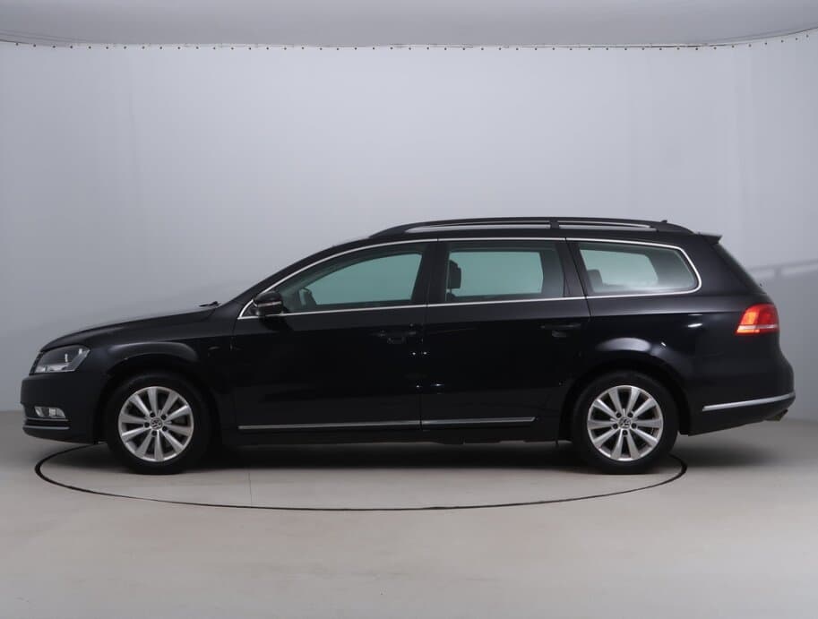 2011 Volkswagen PASSAT - 4