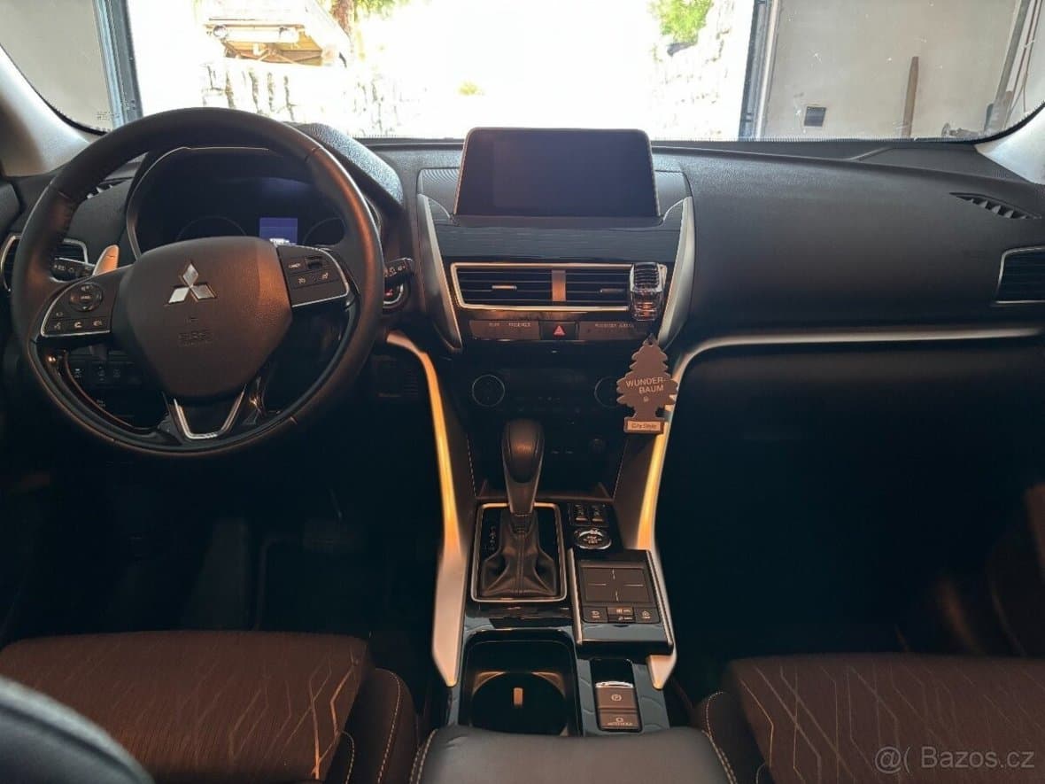 2019 Mitsubishi ECLIPSE - 9