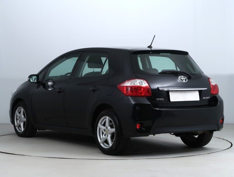 2011 Toyota AURIS - 5