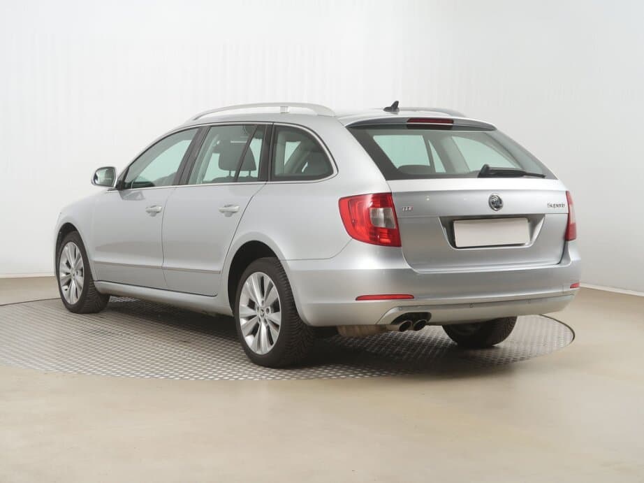 2010 Škoda SUPERB - 5