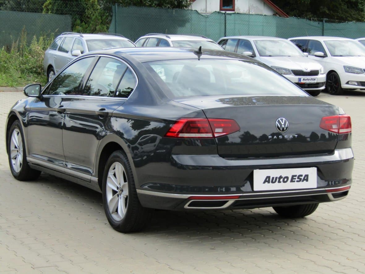 2021 Volkswagen PASSAT - 4