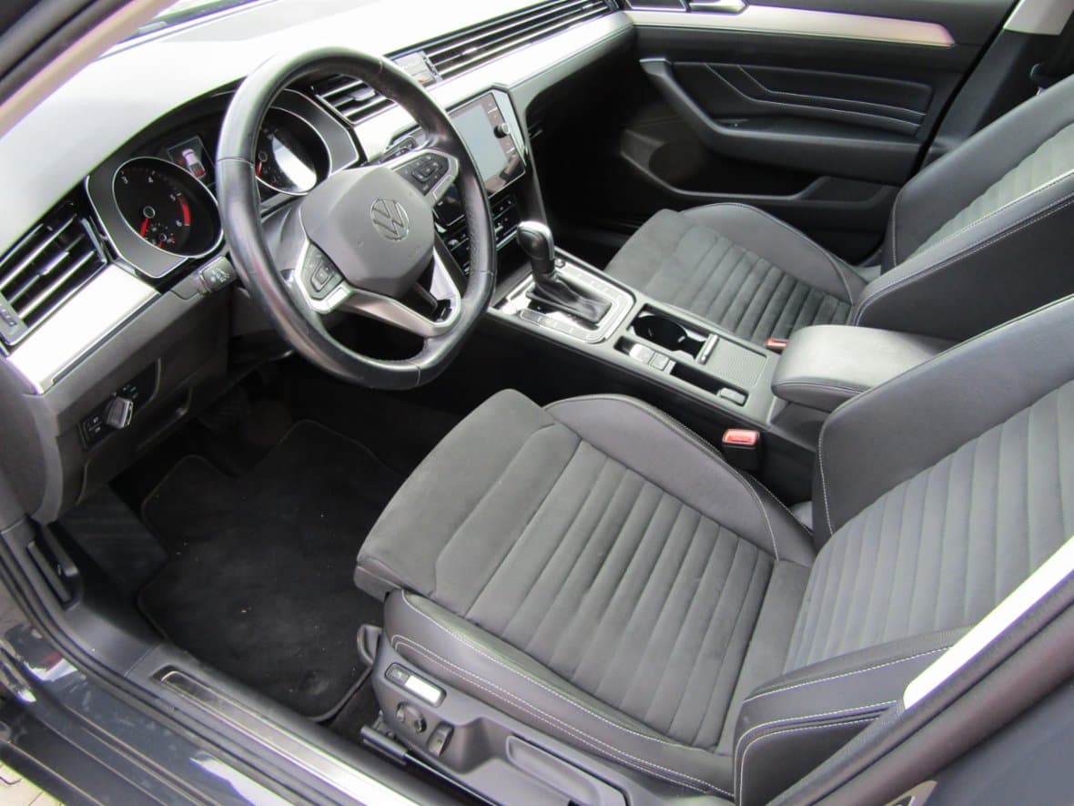 2021 Volkswagen PASSAT - 9