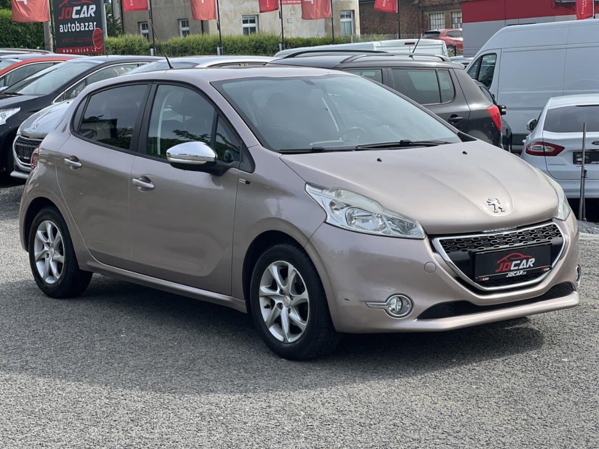 2014 Peugeot 208 - 7