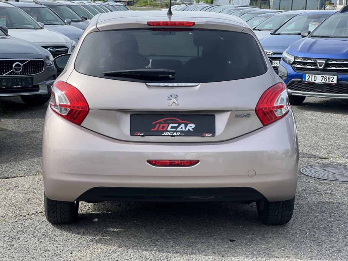 2014 Peugeot 208 - 16