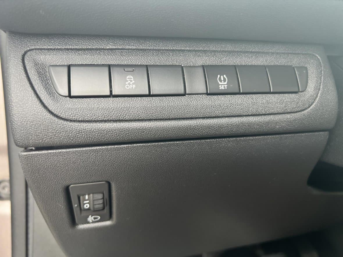 2014 Peugeot 208 - 37