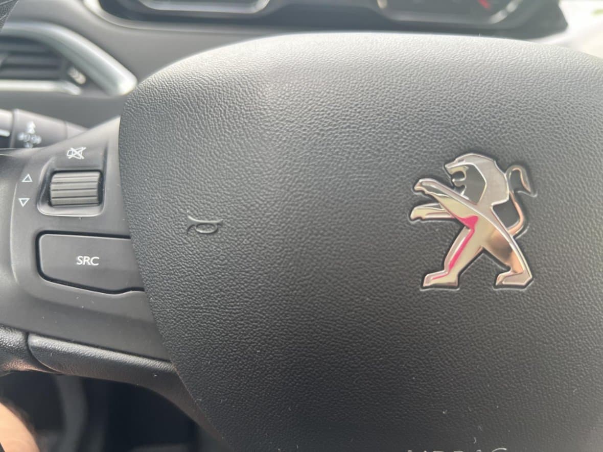 2014 Peugeot 208 - 43