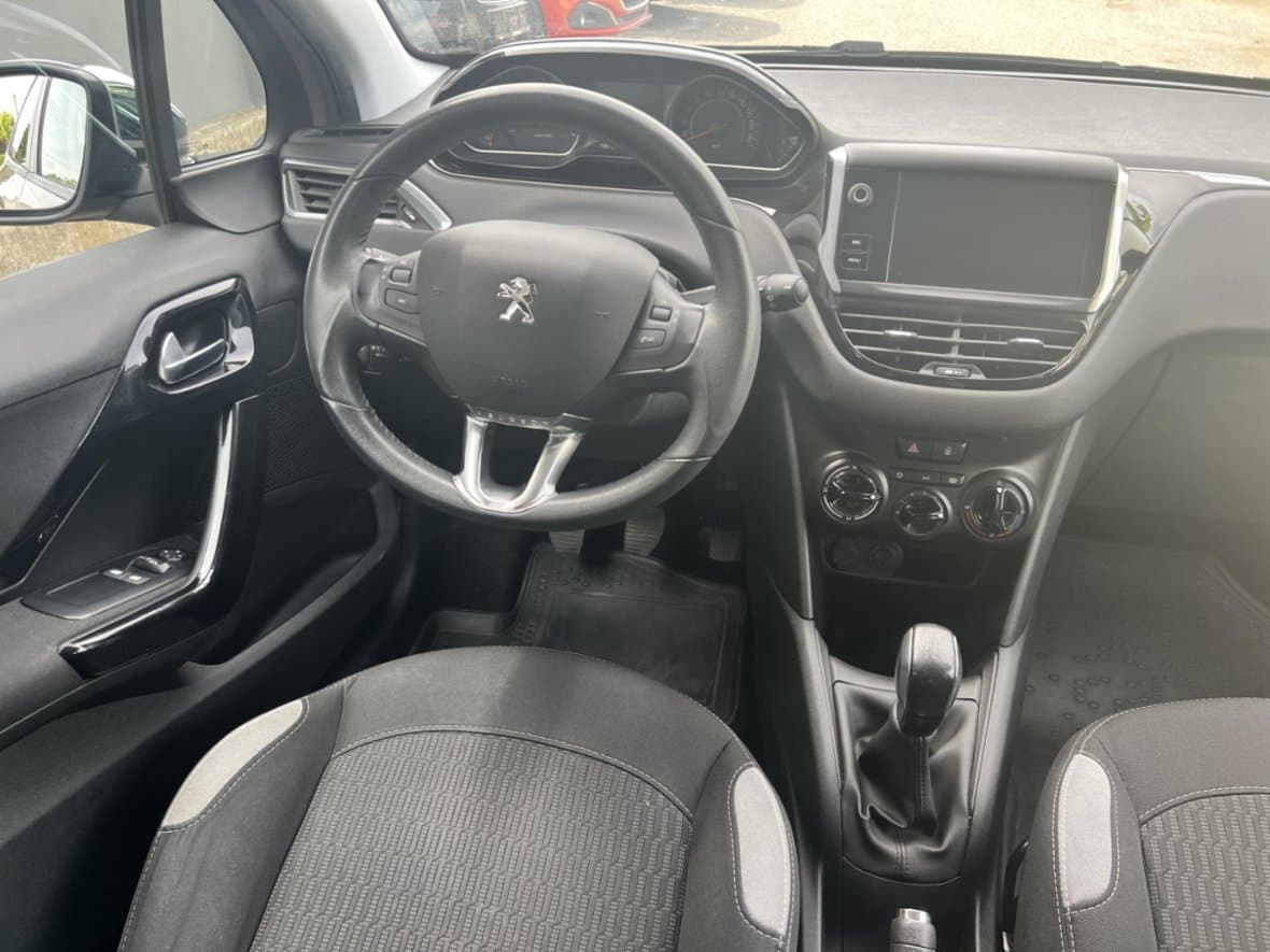 2014 Peugeot 208 - 55