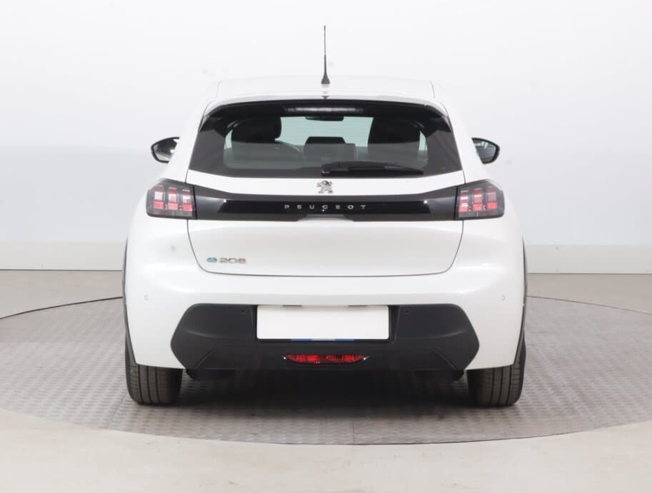 2020 Peugeot 208 - 11