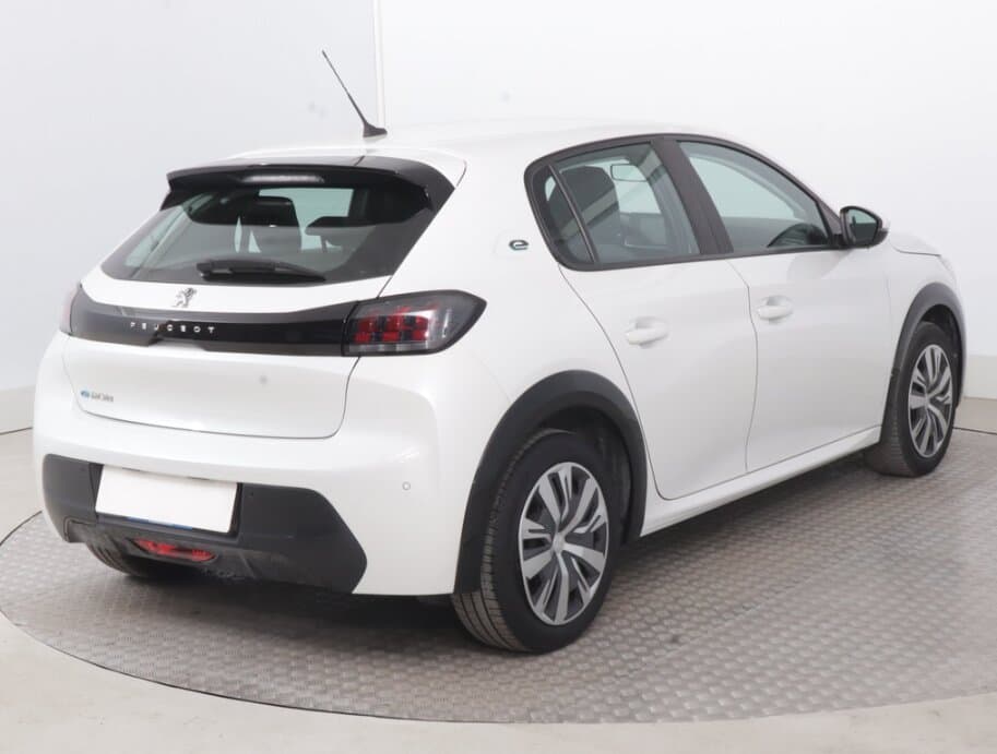 2020 Peugeot 208 - 13