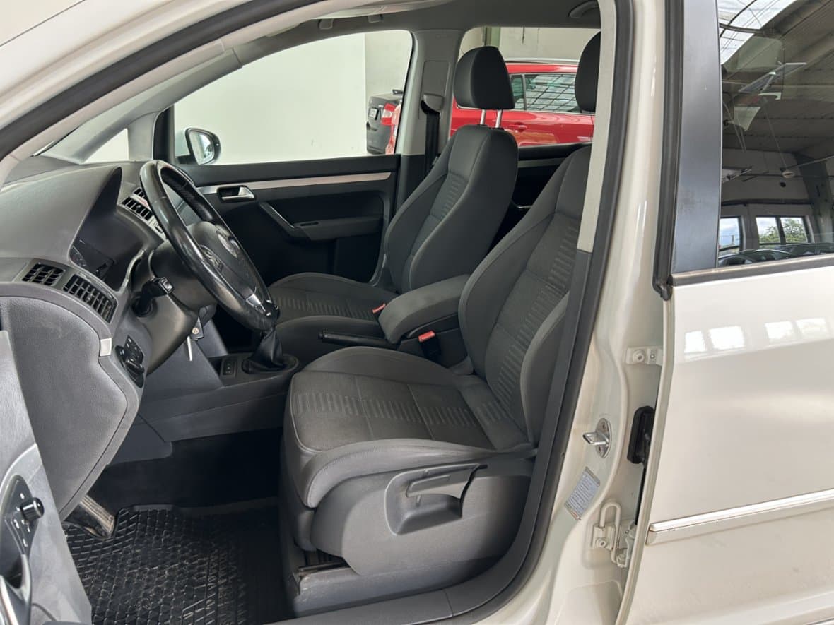 2010 Volkswagen TOURAN - 9