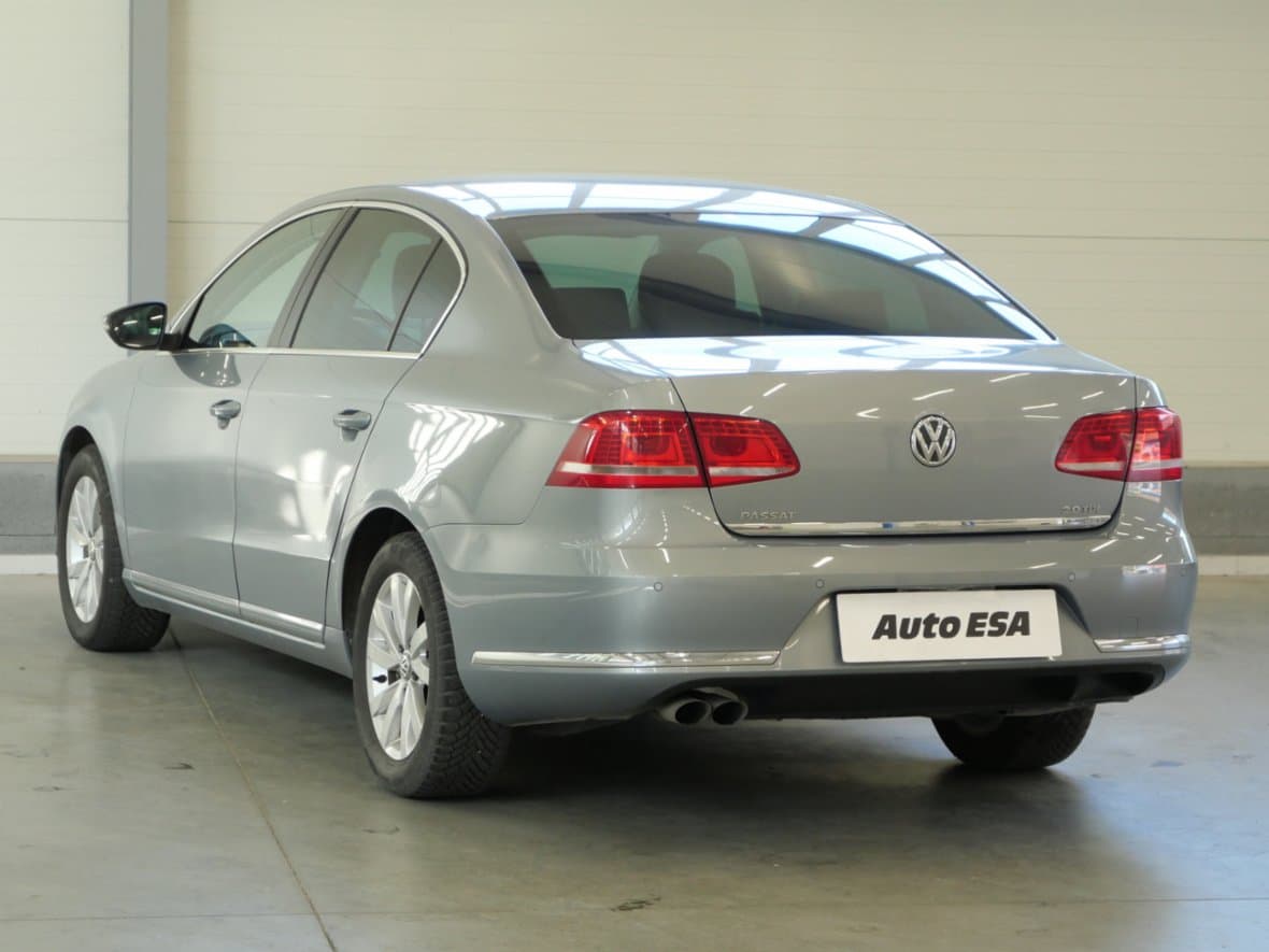 2012 Volkswagen PASSAT - 6