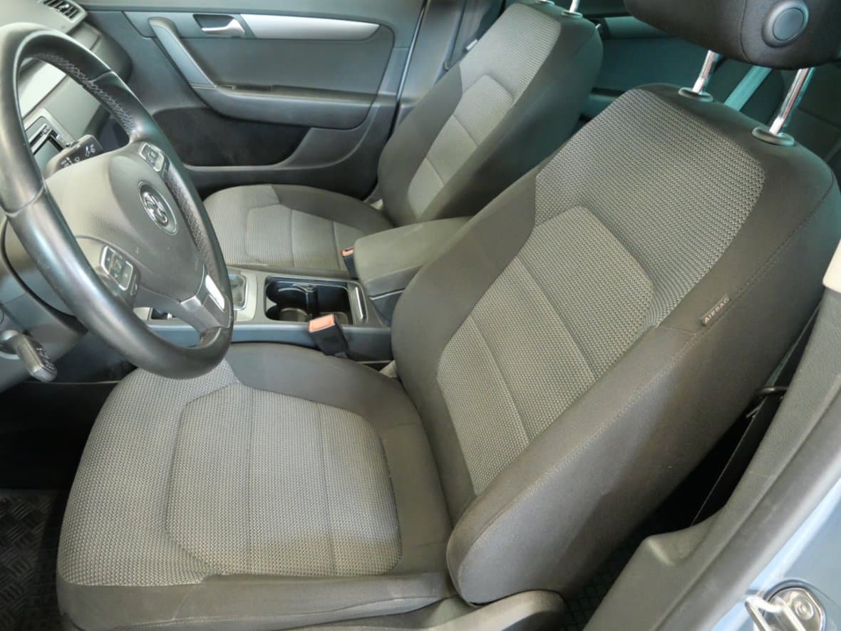 2012 Volkswagen PASSAT - 9