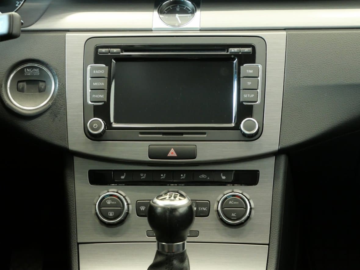 2012 Volkswagen PASSAT - 13
