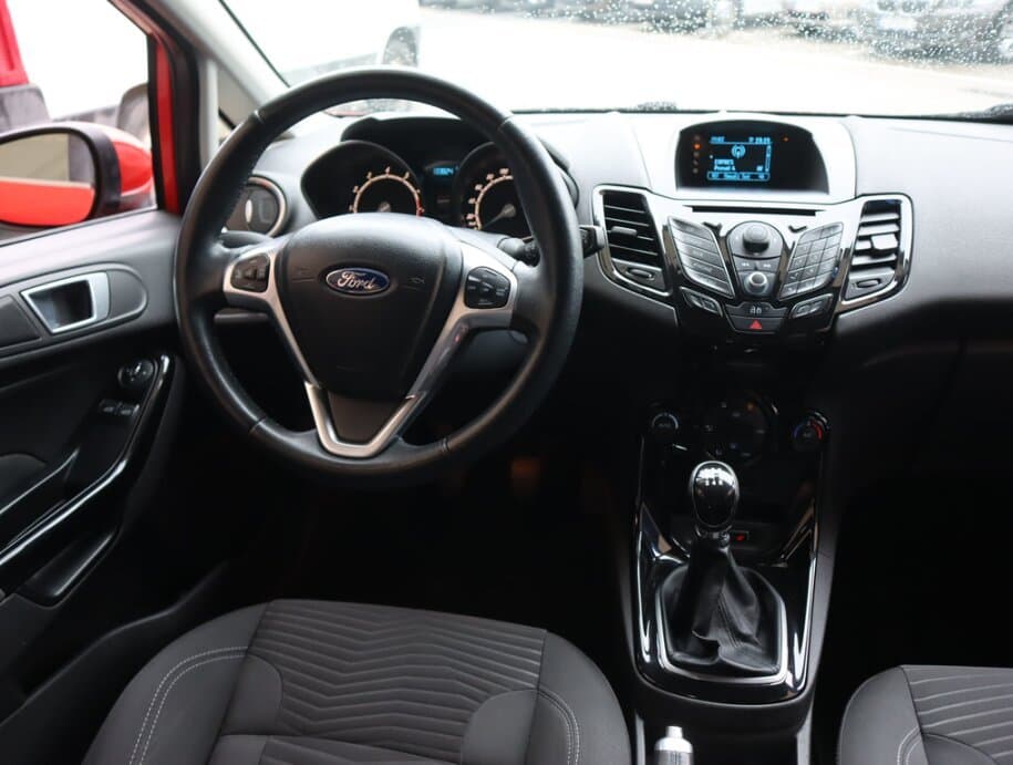 2013 Ford FIESTA - 25