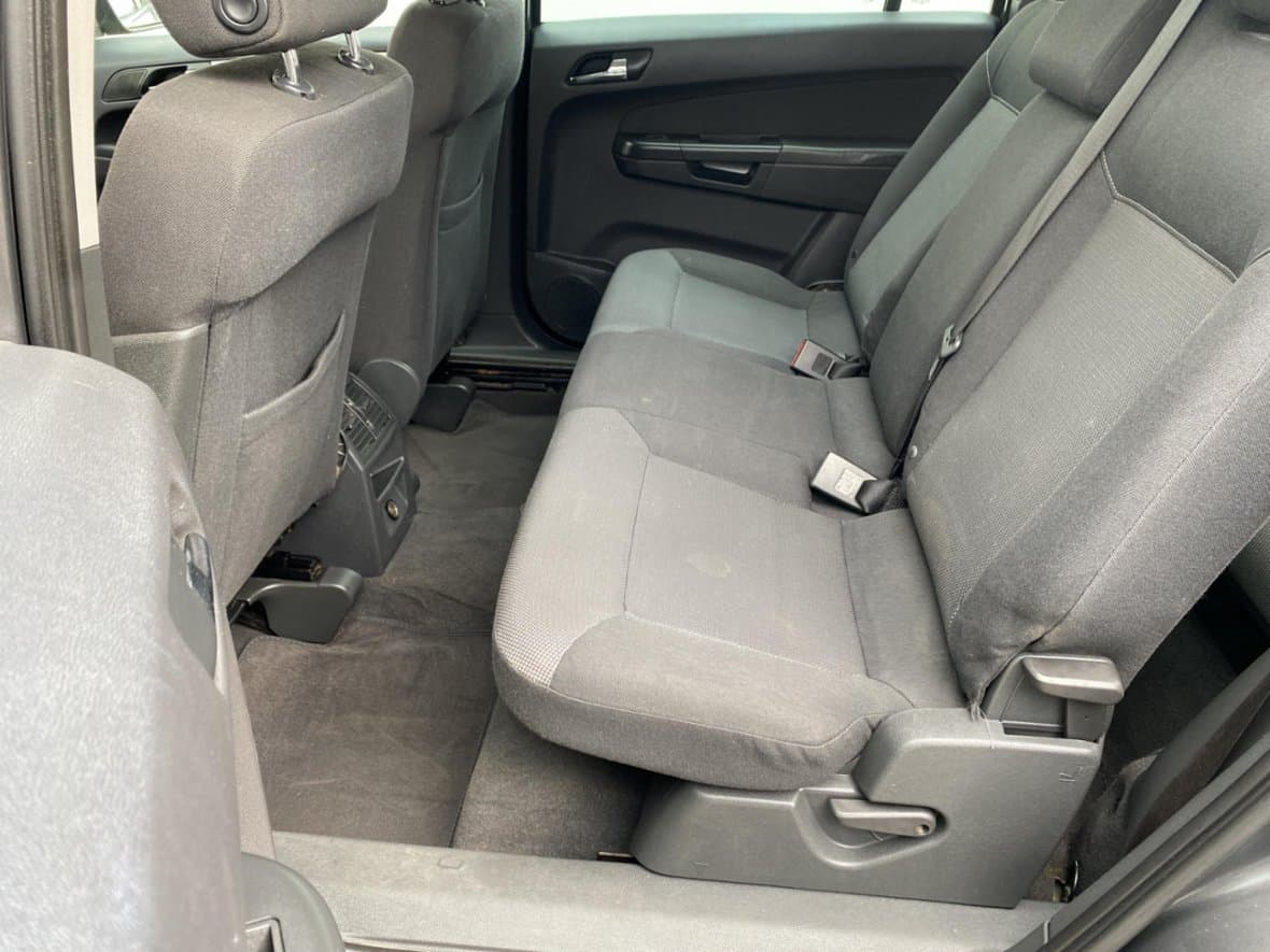 2011 Opel ZAFIRA - 11