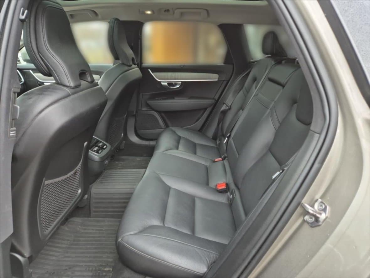 2021 Volvo V90 - 10