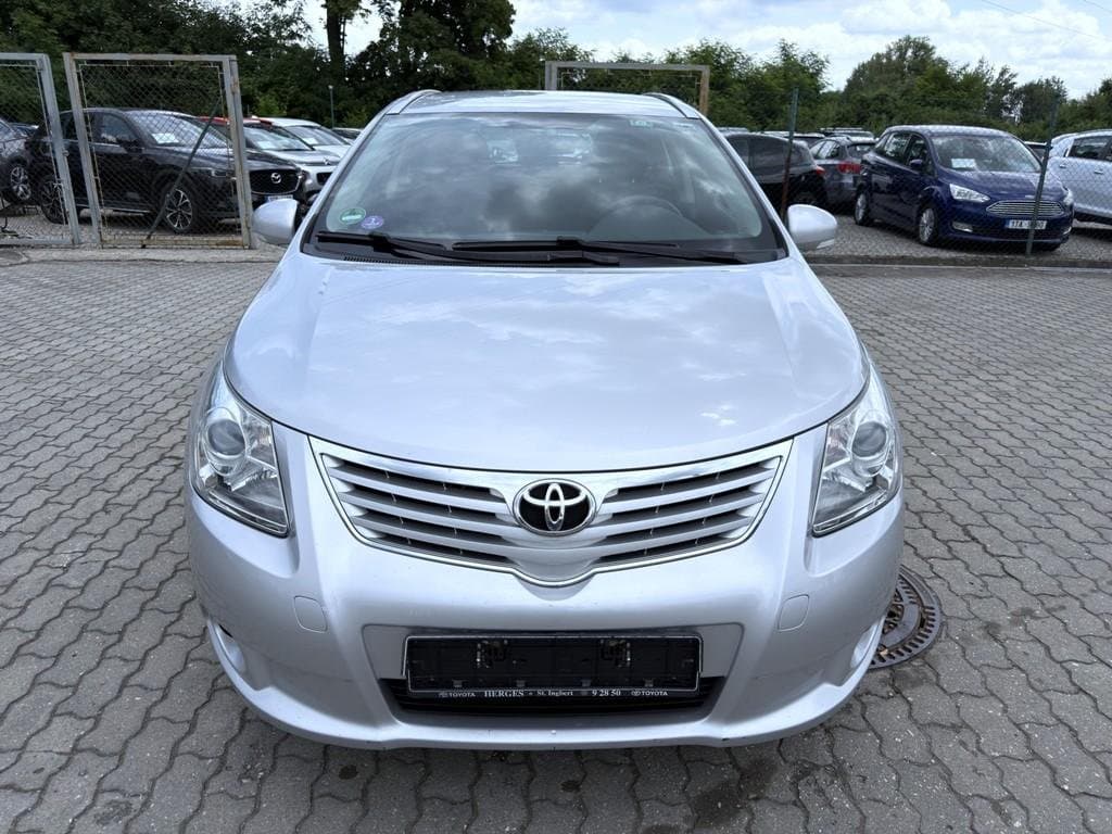 2010 Toyota AVENSIS - 2