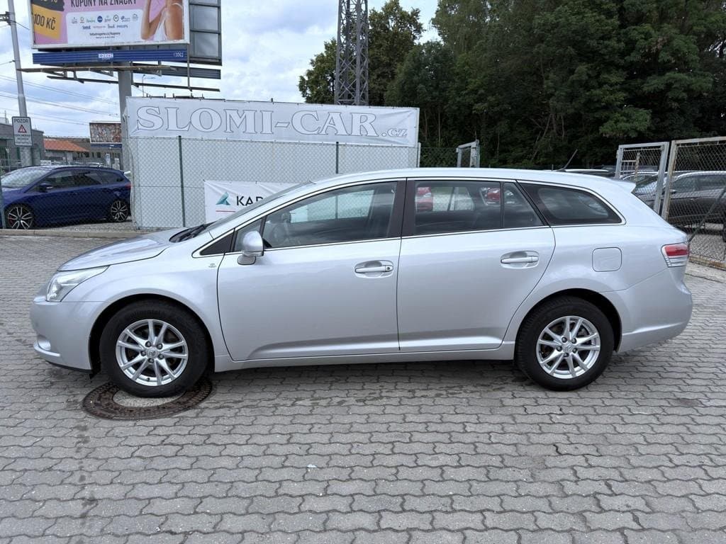 2010 Toyota AVENSIS - 3