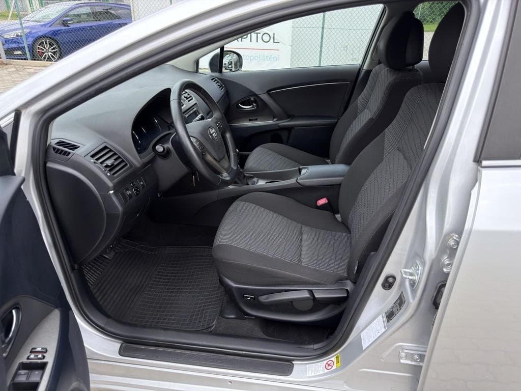 2010 Toyota AVENSIS - 6
