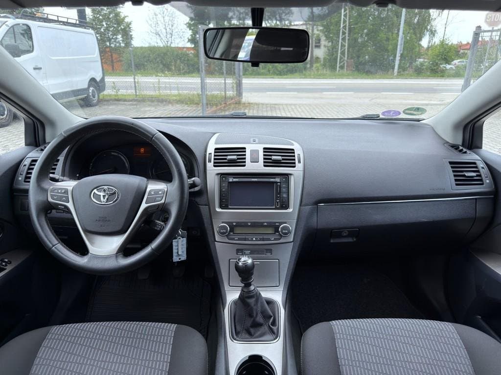 2010 Toyota AVENSIS - 8