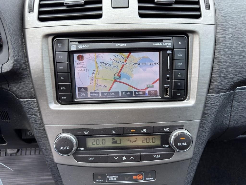 2010 Toyota AVENSIS - 15