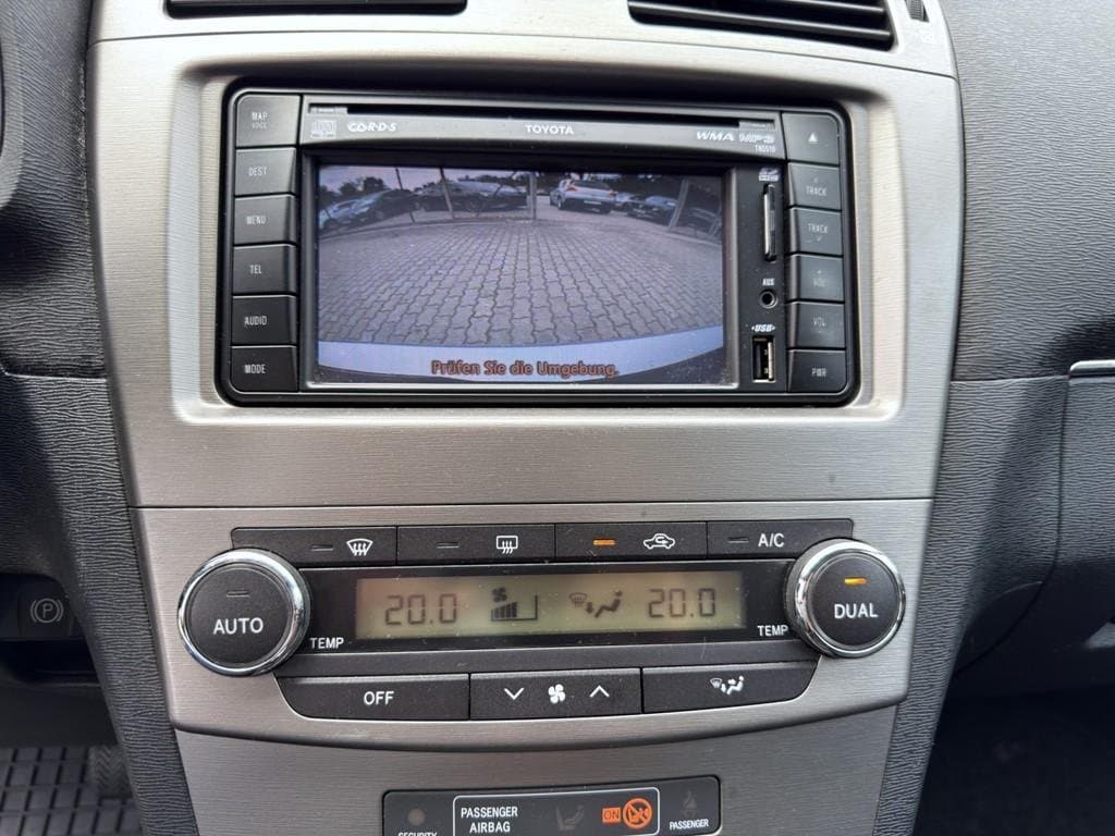 2010 Toyota AVENSIS - 16