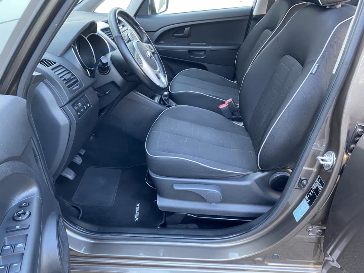 2017 Kia VENGA - 9