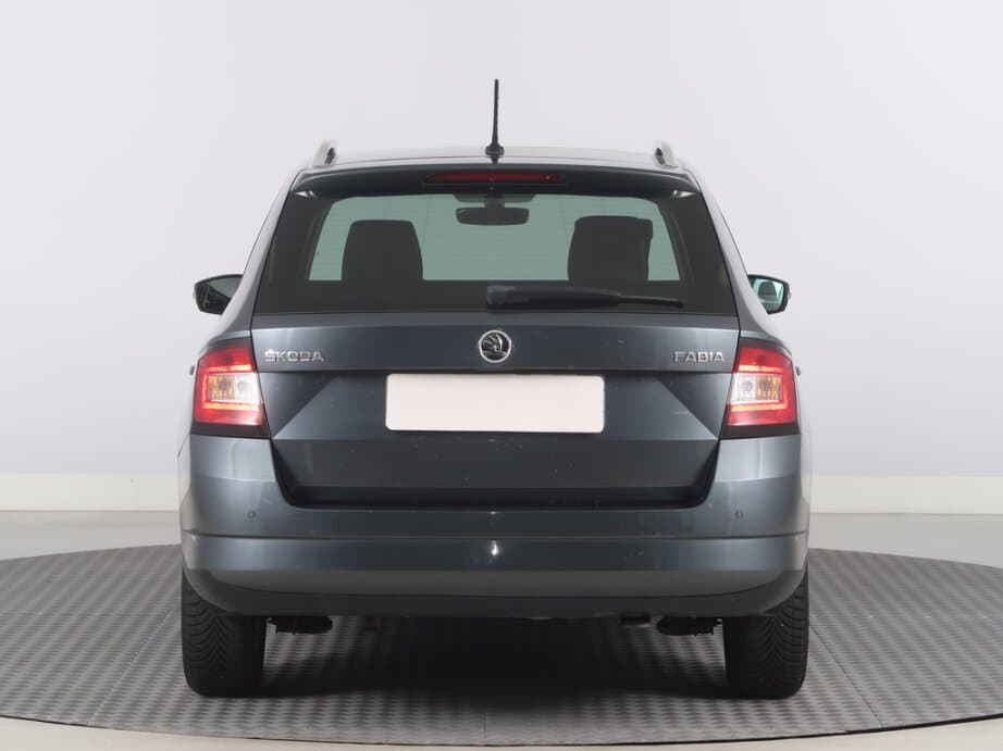 2015 Škoda FABIA - 6