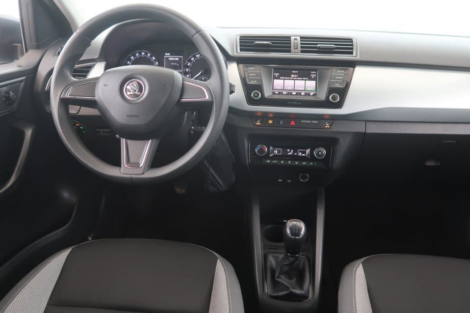 2015 Škoda FABIA - 9
