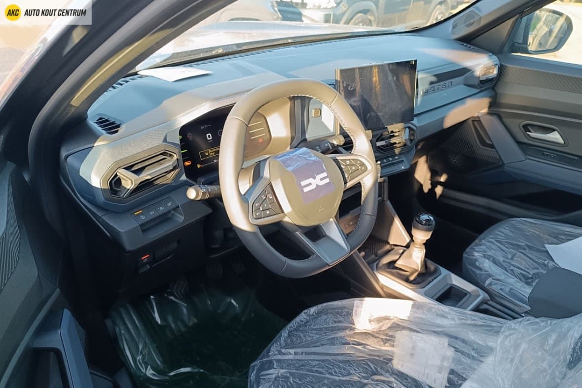 2025 Dacia DUSTER - 8