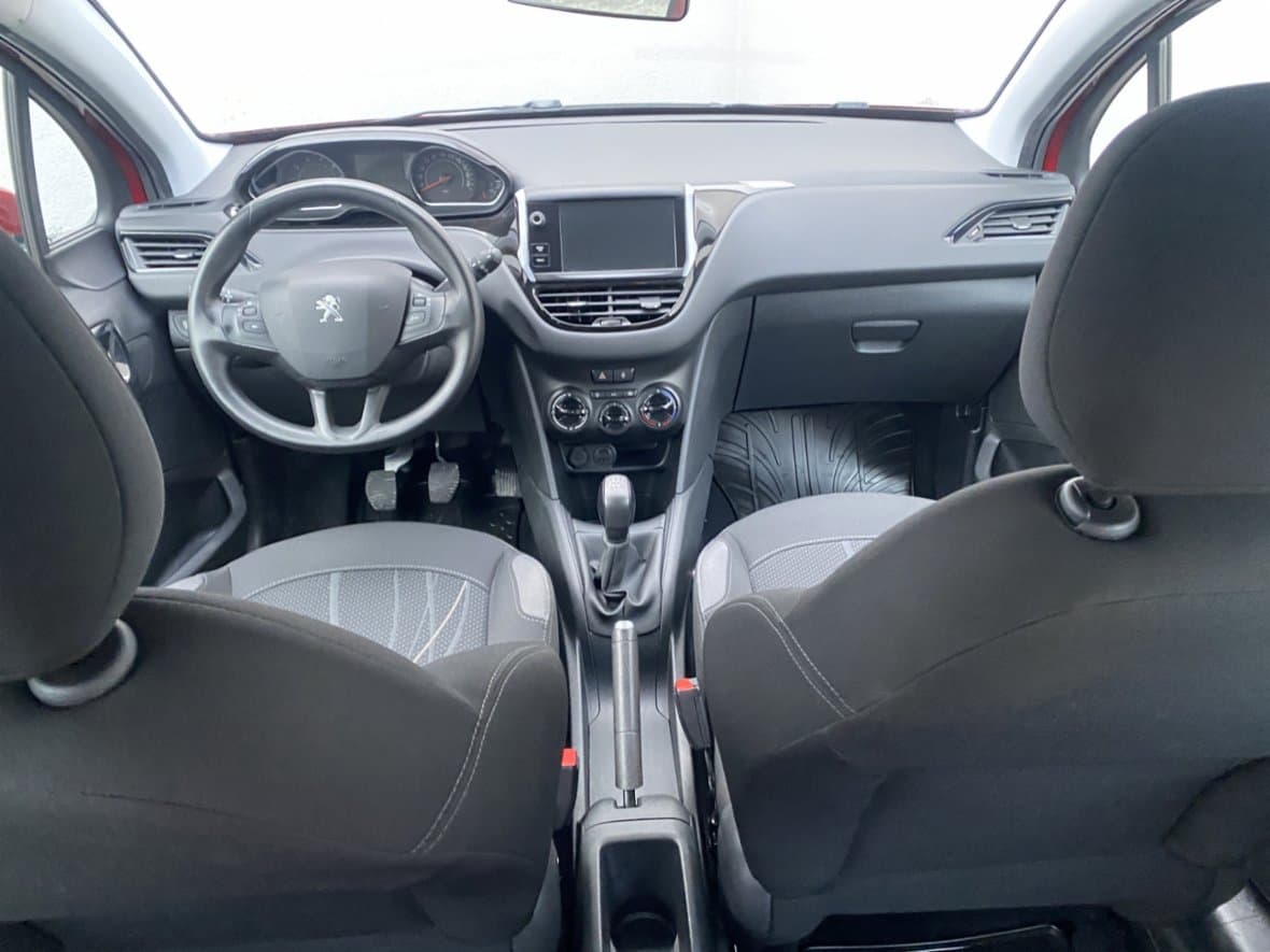 2013 Peugeot 208 - 8