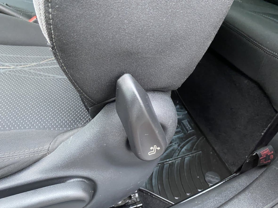 2013 Peugeot 208 - 12