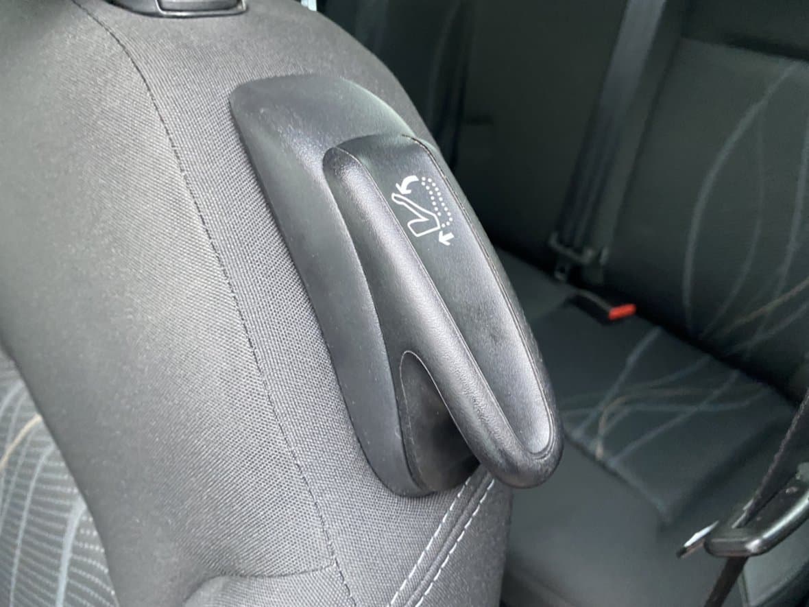2013 Peugeot 208 - 13