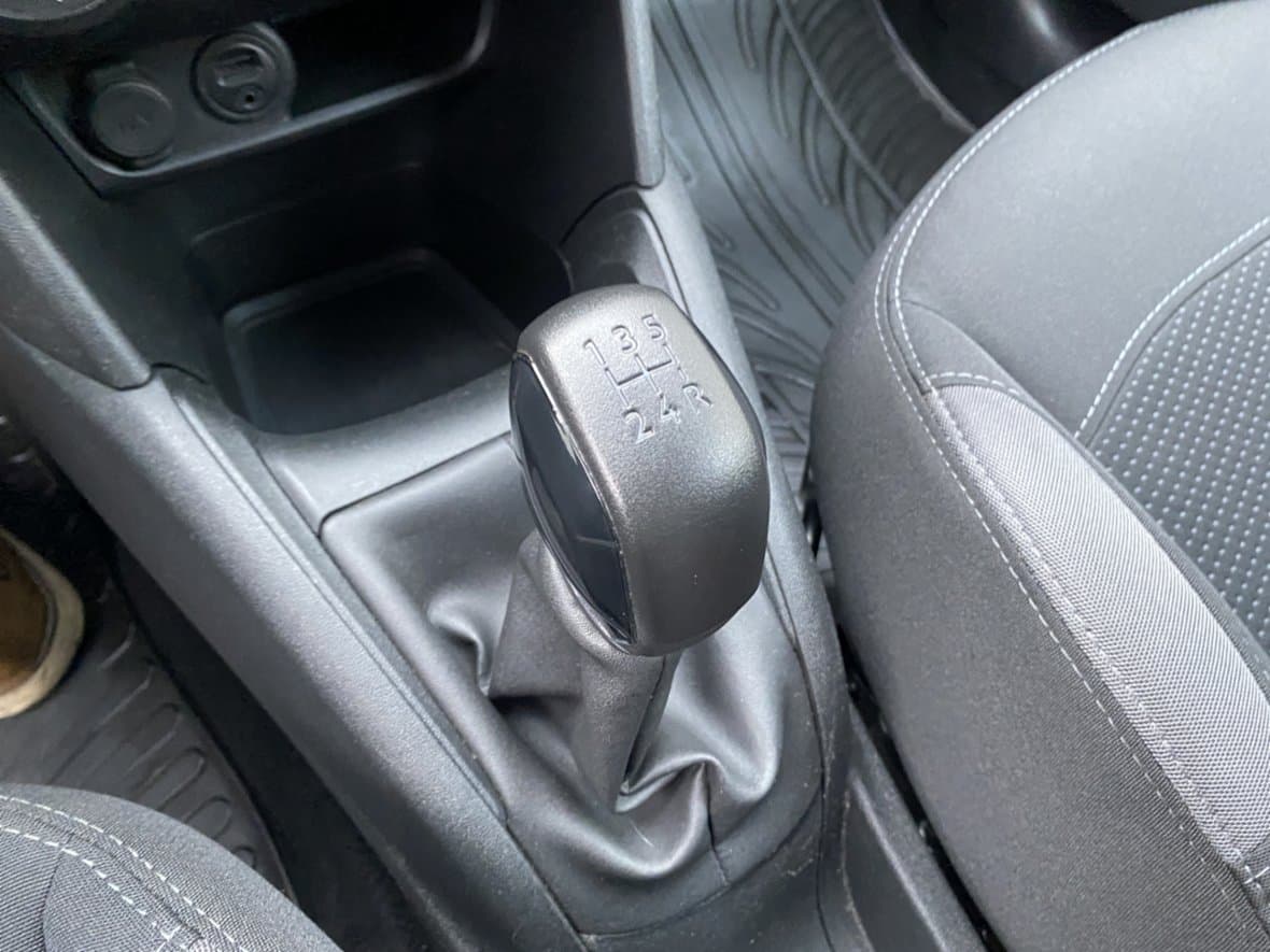 2013 Peugeot 208 - 14