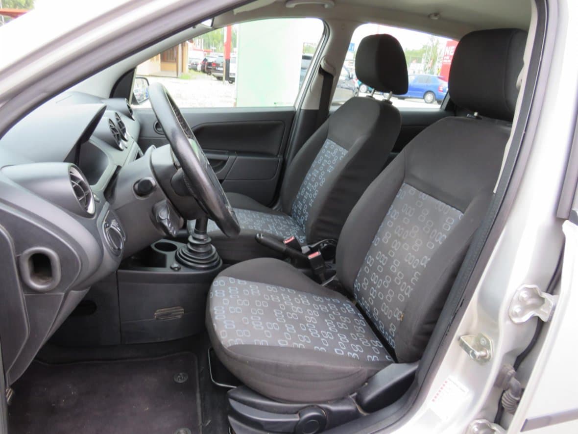 2005 Ford FIESTA - 19