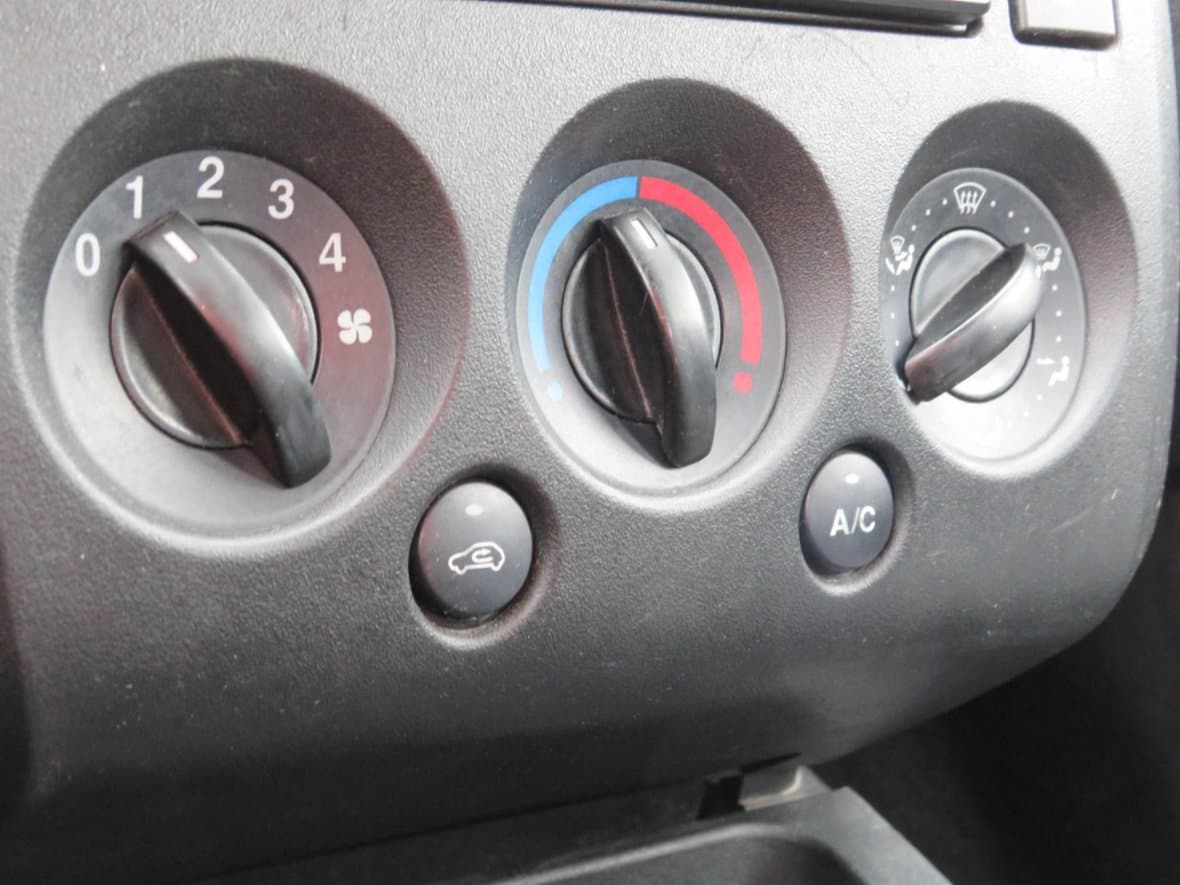 2005 Ford FIESTA - 29