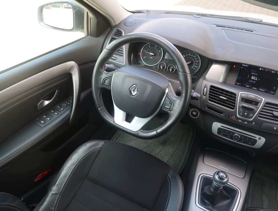 2015 Renault LAGUNA - 9