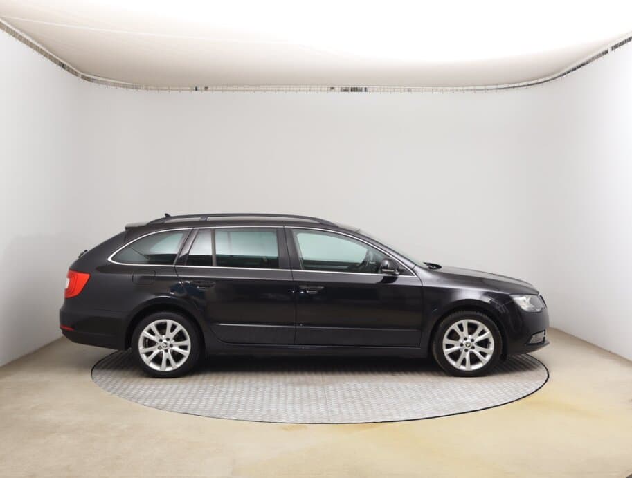 2013 Škoda SUPERB - 8
